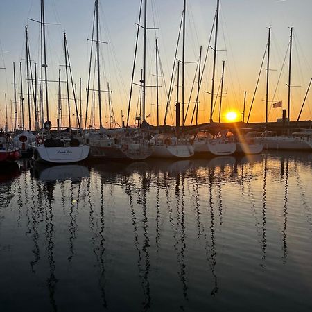Voilier A Quai Otel La Rochelle  Dış mekan fotoğraf